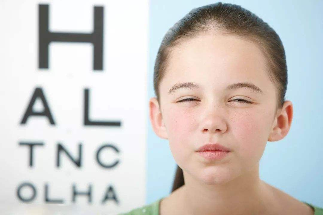 Sorlife：孩子眯眼看東西? 過早近視可不行，護眼營養快補充!